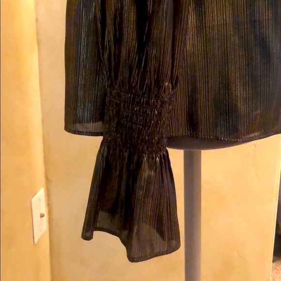 🎉 Black Gold Stripe Blouse - Picture 4 of 5